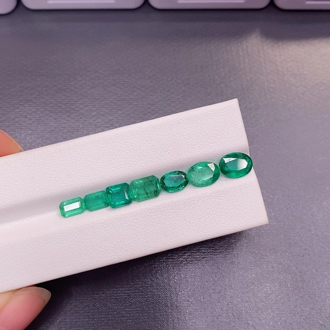 裸石祖母绿850一克拉，仅供展示，挑好上定向