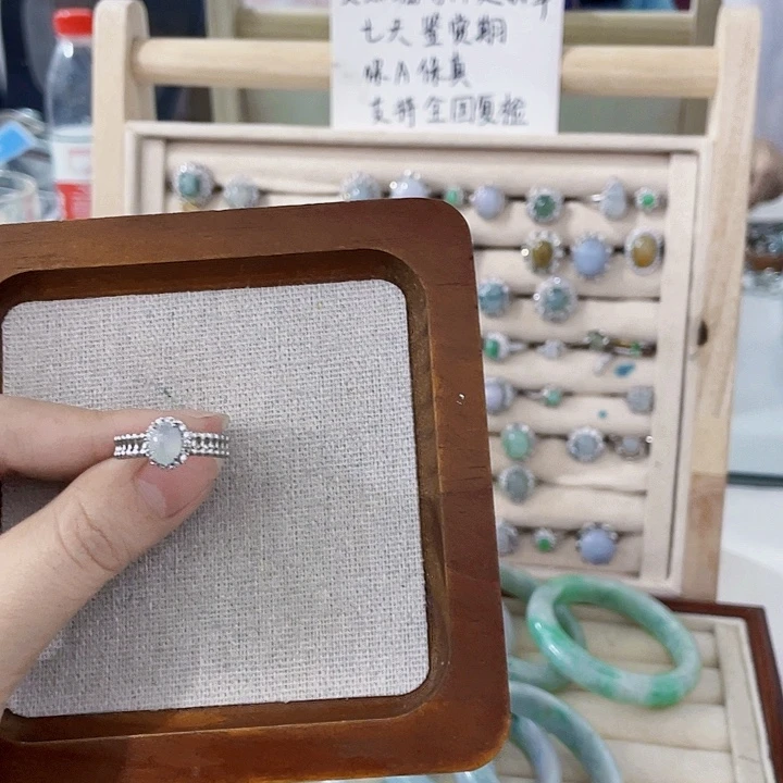 翡翠未镶嵌颈饰天然翡翠Ａ货