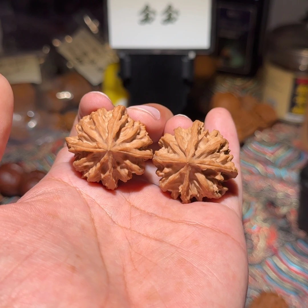 把件文玩核桃2027岐山四棱，尺寸33 33 34