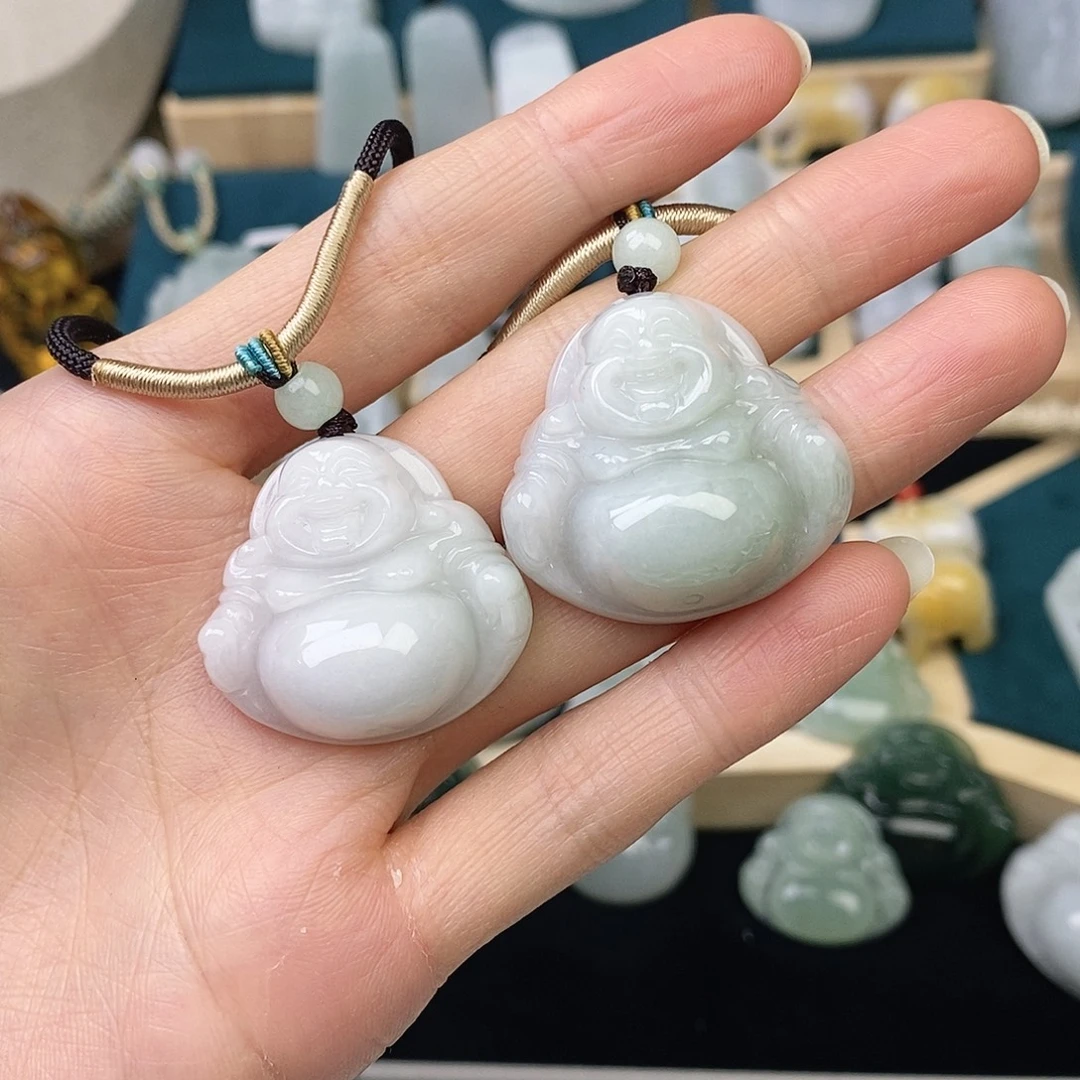 翡翠未镶嵌颈饰佛公发货发其一