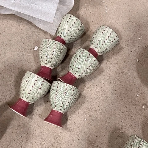 微瑕，不能去明火。口径5，高度6爱****姐，6个杯