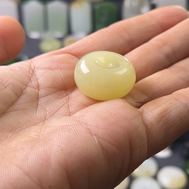 和田玉（黄玉）未镶嵌颈饰