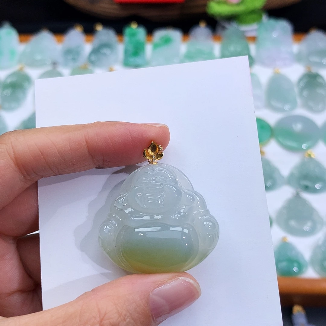 翡翠18K金镶嵌颈饰翡翠吊坠