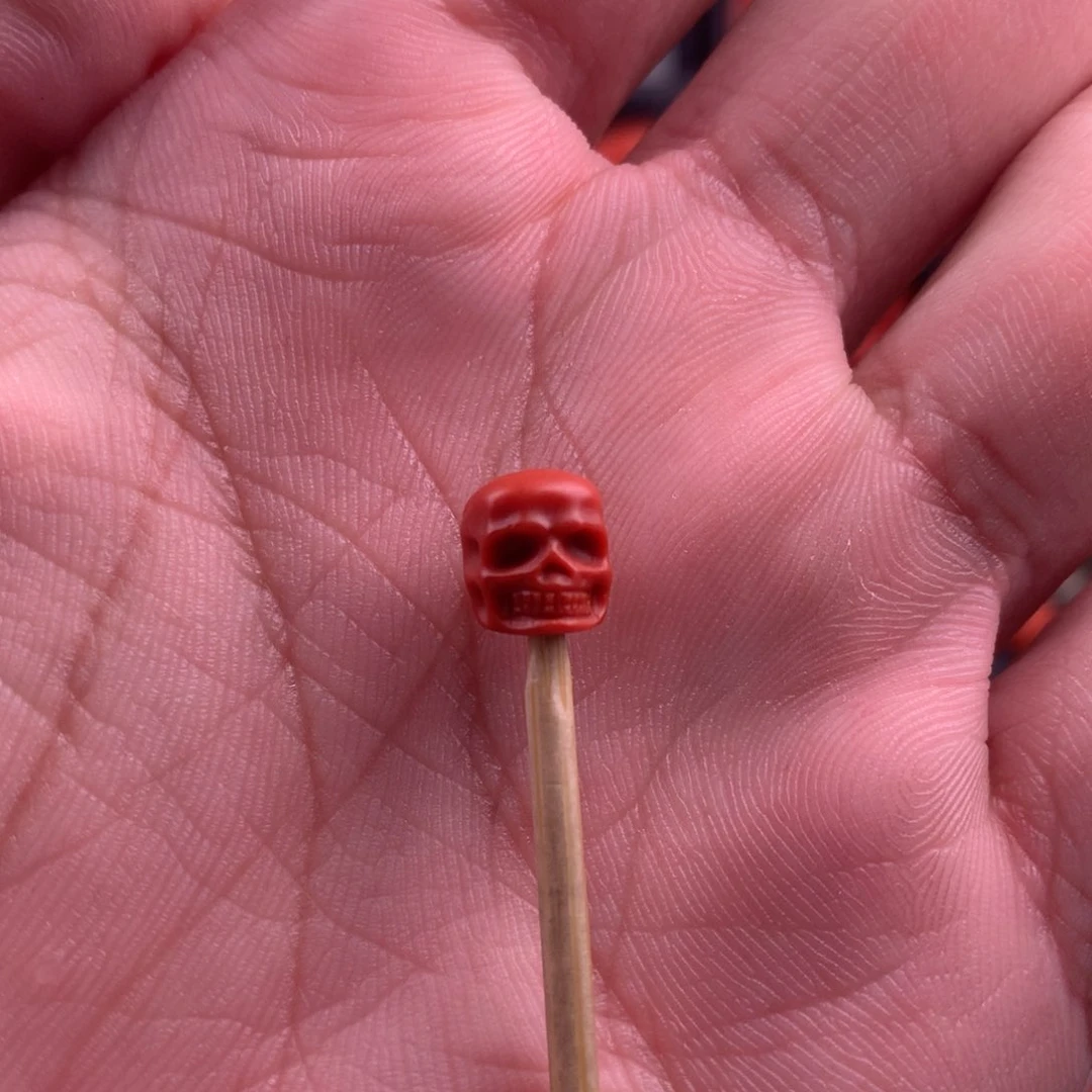 南红玛瑙精工雕刻骷髅头7+未镶嵌解*