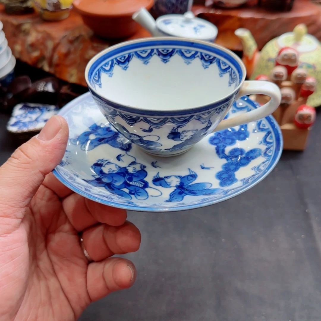 何***欢瓷瓷器美术工艺品
