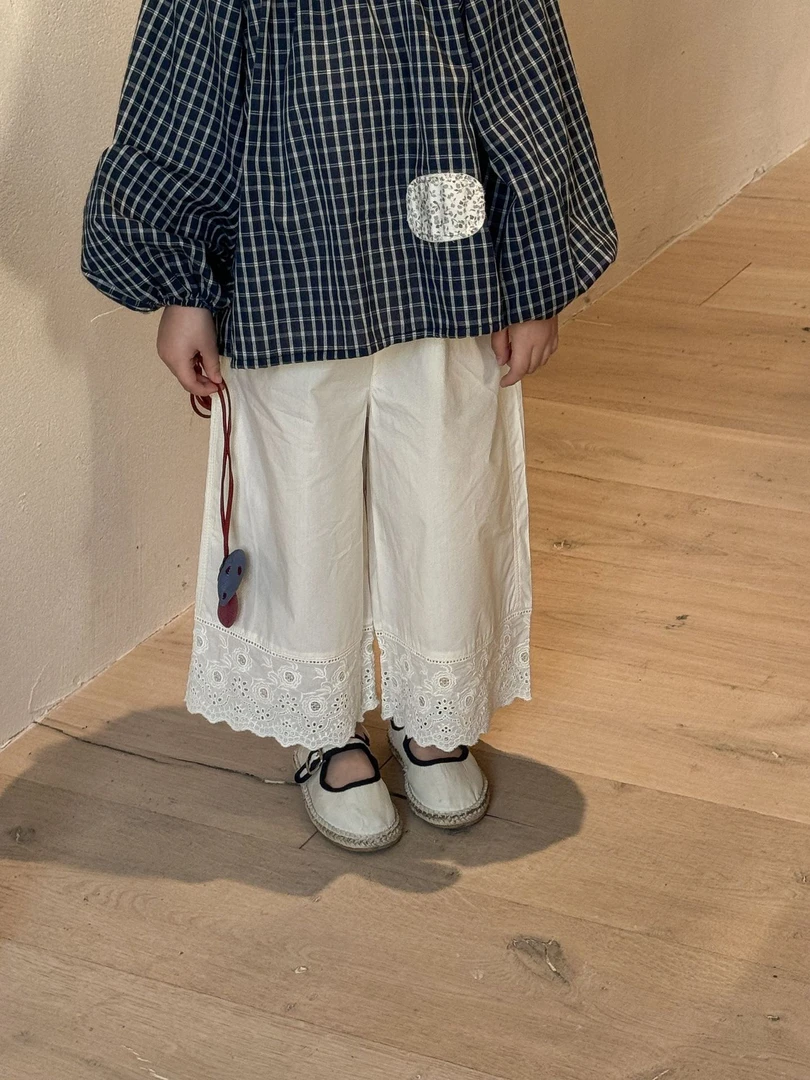 2025春款新品韩版童装女童洋气拼接纯色蕾丝宽松裤子儿童直筒裤潮