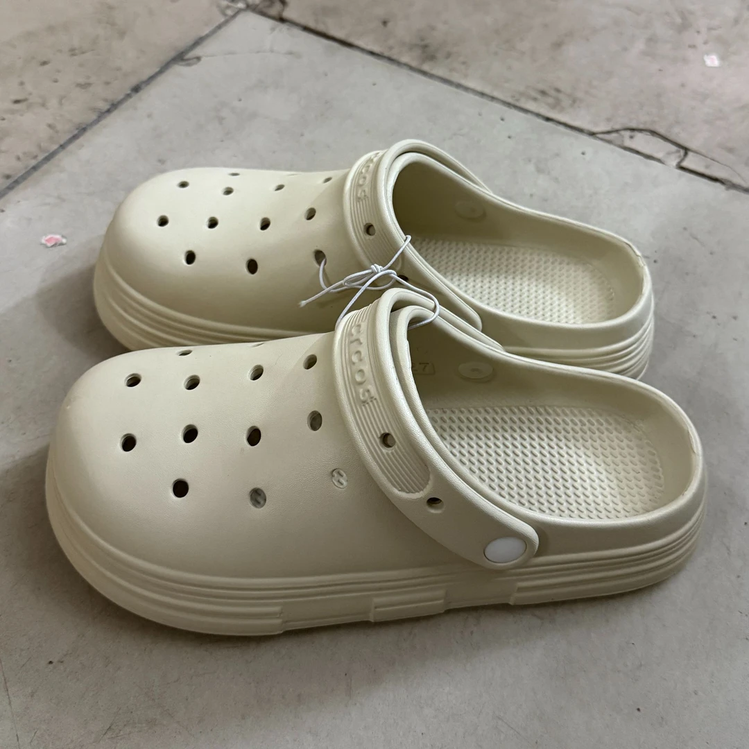 【福利】随机颜色洞洞鞋一双112单色