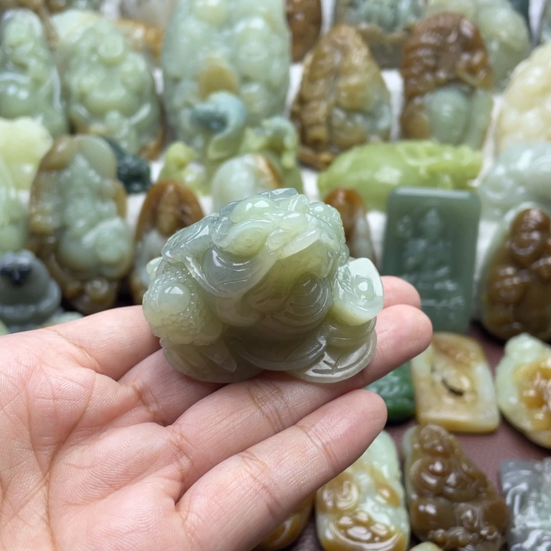 颈饰未镶嵌和田玉