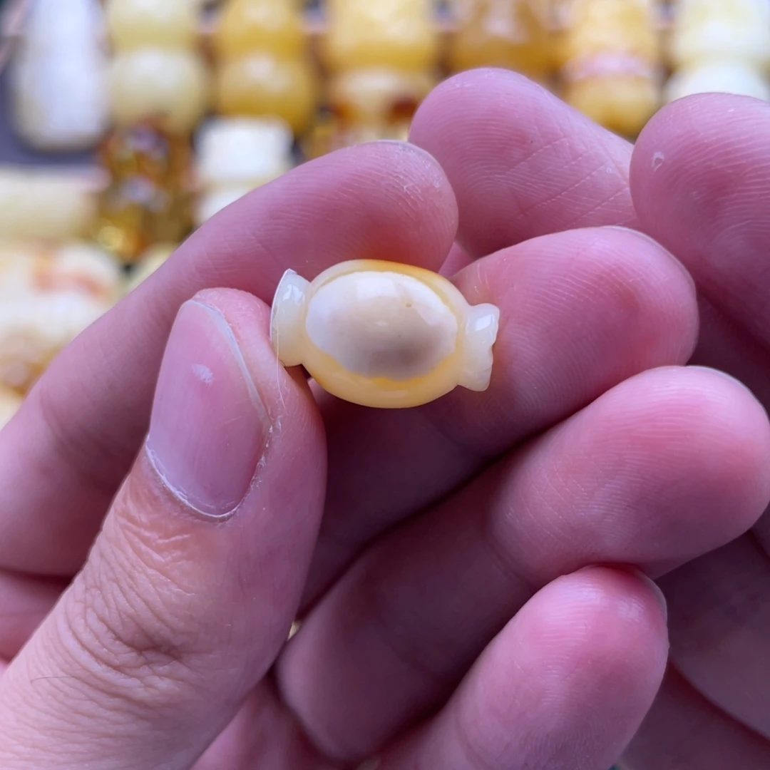 琥珀未镶嵌裸石蜜蜡
