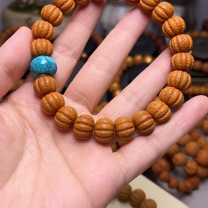 文玩核桃吊坠京八棱