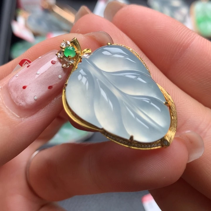 翡翠颈饰18K金镶嵌翡翠饰品