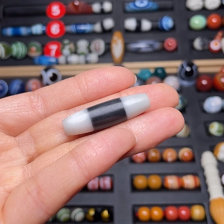 莱***姆玛瑙/玉髓颈饰未镶嵌俏色一线配饰