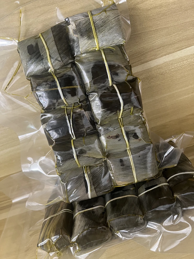 宜宾高县特产良姜叶富油小黄粑、笋壳富油大黄粑传统糕点小吃