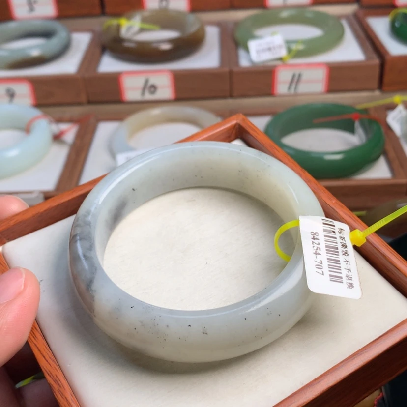 【闪购商品】和田玉手镯未镶嵌