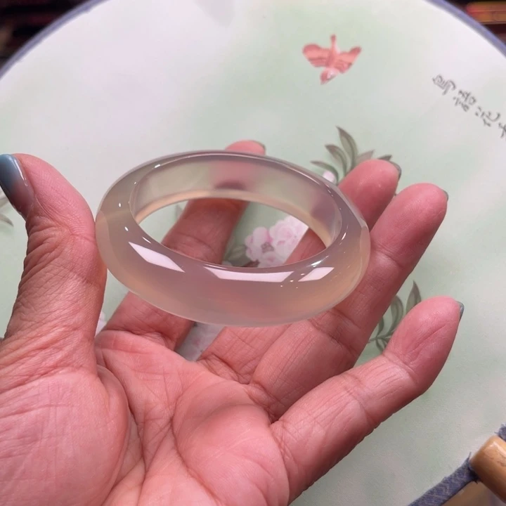 巴***️手镯玛瑙/玉髓未镶嵌