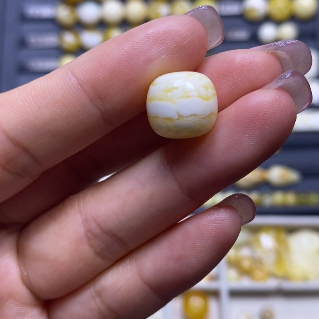 蜜蜡未镶嵌珠宝奇石瓷白妖花老型13*12mm