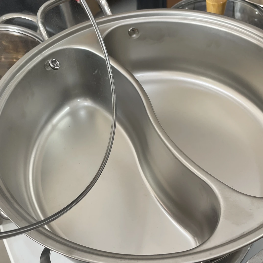 不锈钢鸳鸯锅32厘米送盖子