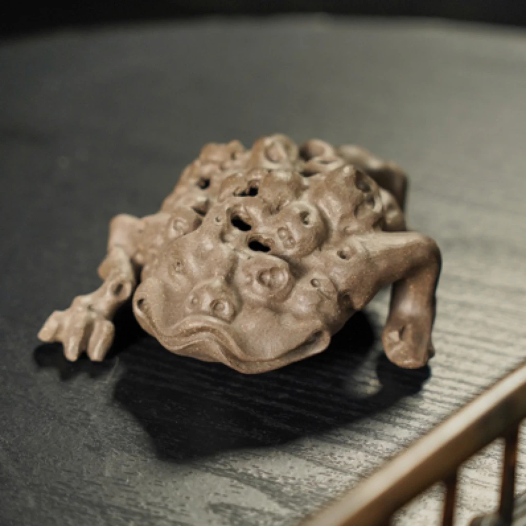 宜兴紫砂～小懒匠赵永辉紫砂茶宠雕塑摆件精工树瘤金蟾