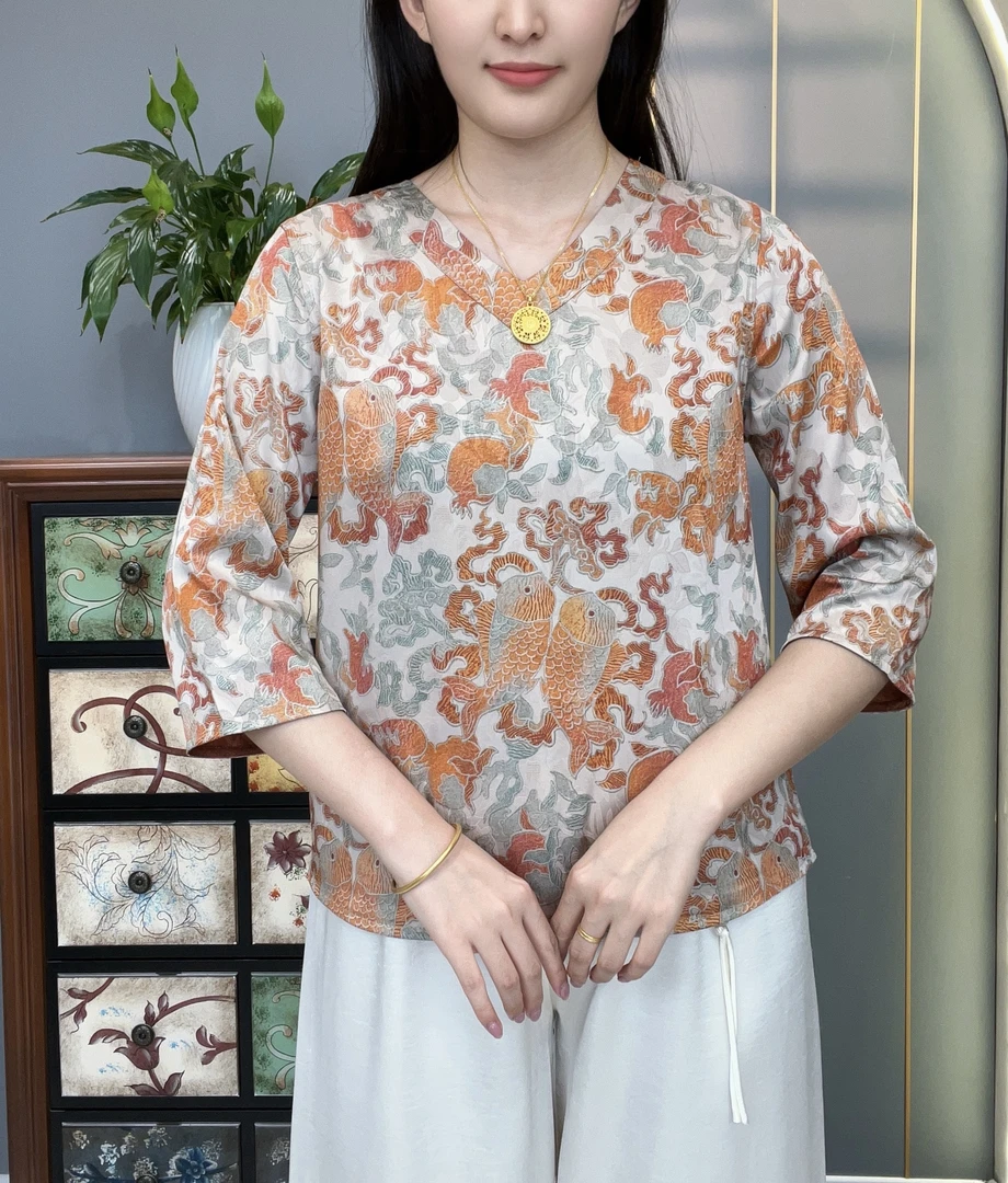 双鱼锦鲤2025秋季新款V领中袖轻奢高定中老年妈妈装女士上衣小衫