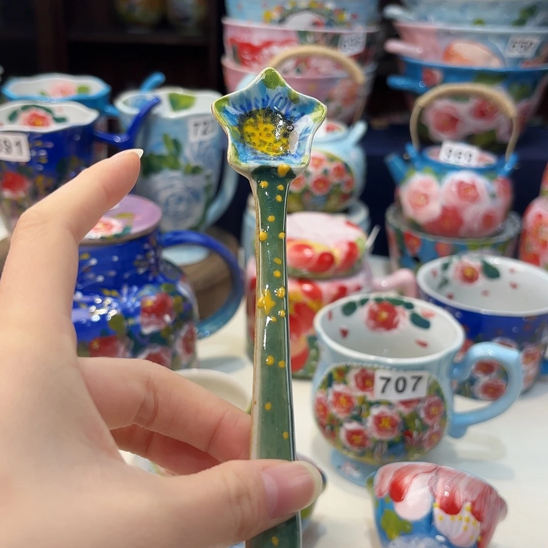 瓷片兔兔的小可爱太