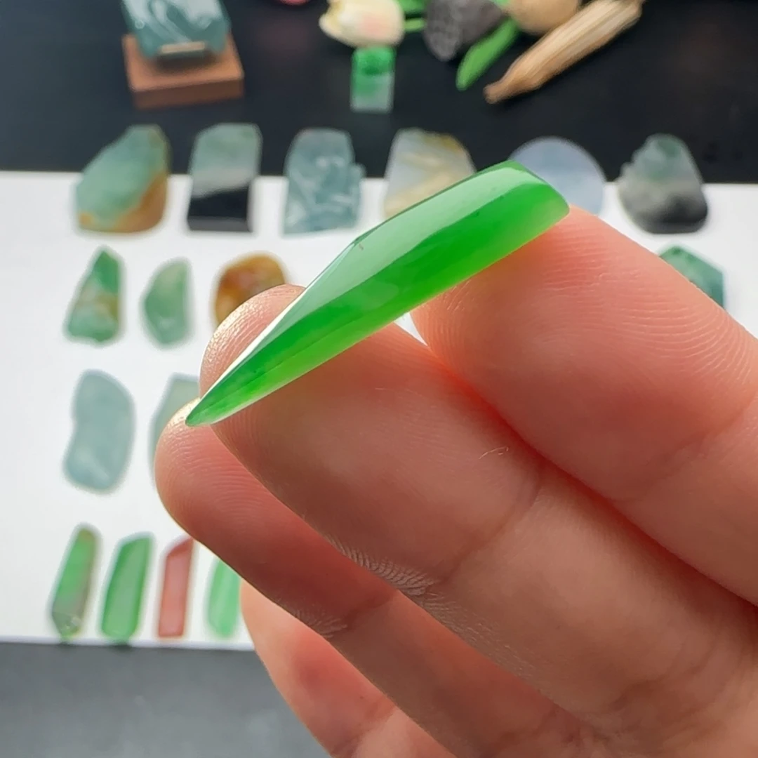 定制翡翠未镶嵌材料