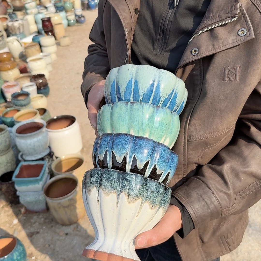 紫砂花盆口15高13（四个莲花