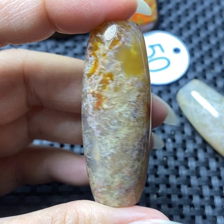 未镶嵌颈饰玛瑙/玉髓郭****）