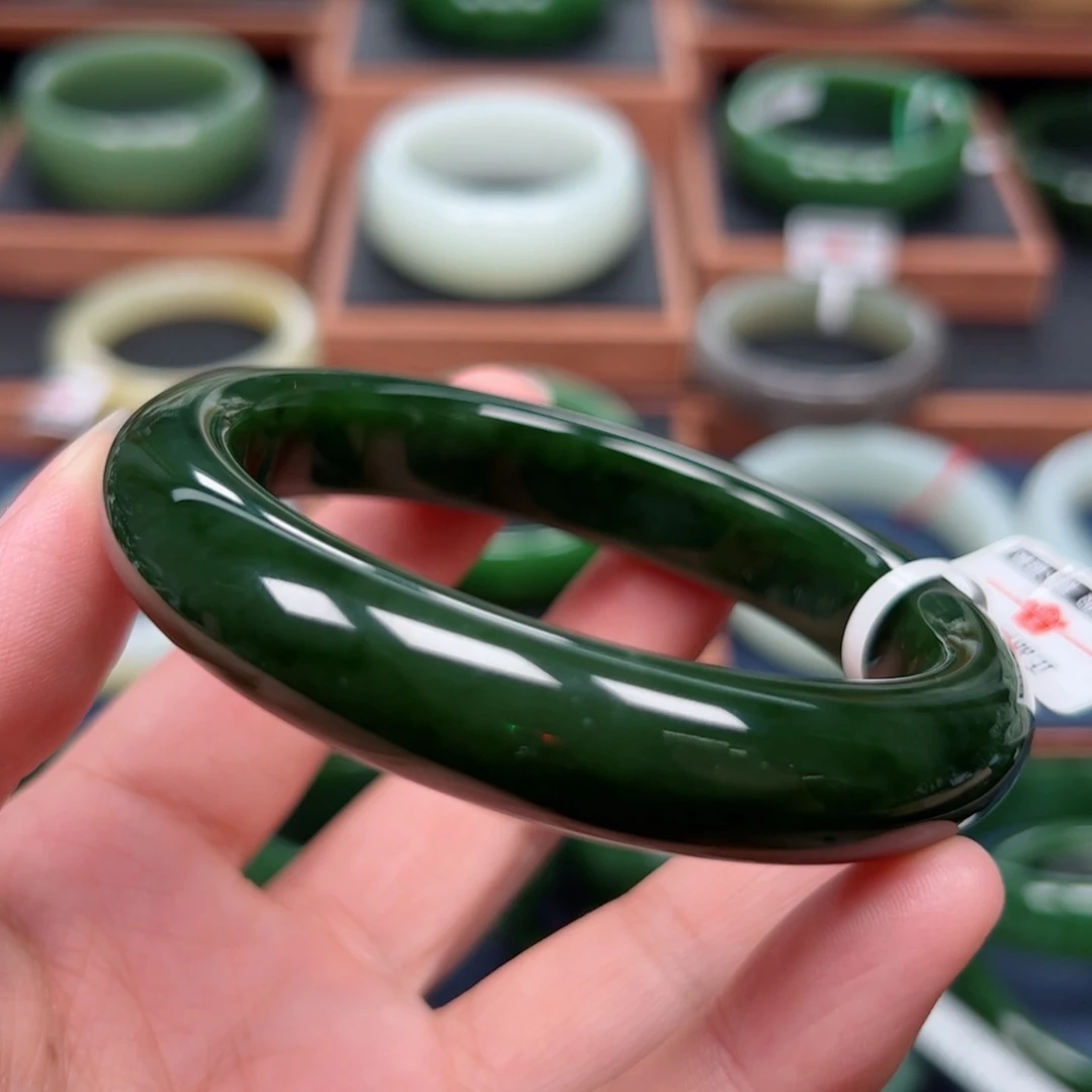 未镶嵌手镯和田玉（碧玉）6061