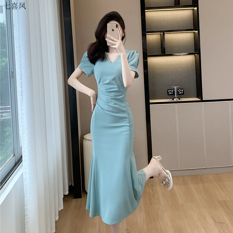 夏季新款时尚显瘦纯色鱼尾裙中腰泡泡袖领淑女风格通勤款