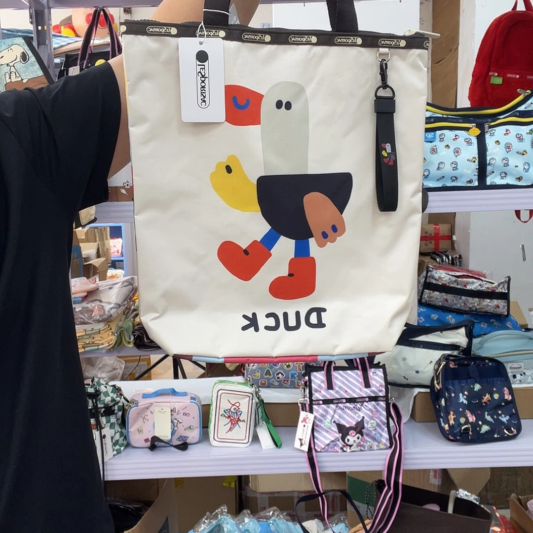 PU化妆包等多种形式