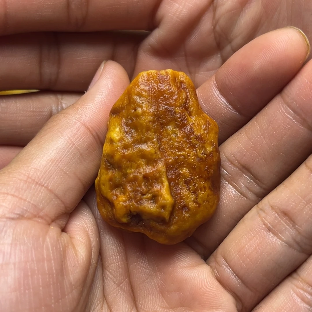 白***梦定制琥珀未镶嵌蜜蜡定制随型牌子