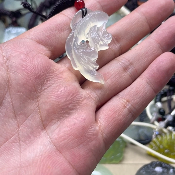 修***酱蛇纹石玉未镶嵌颈饰