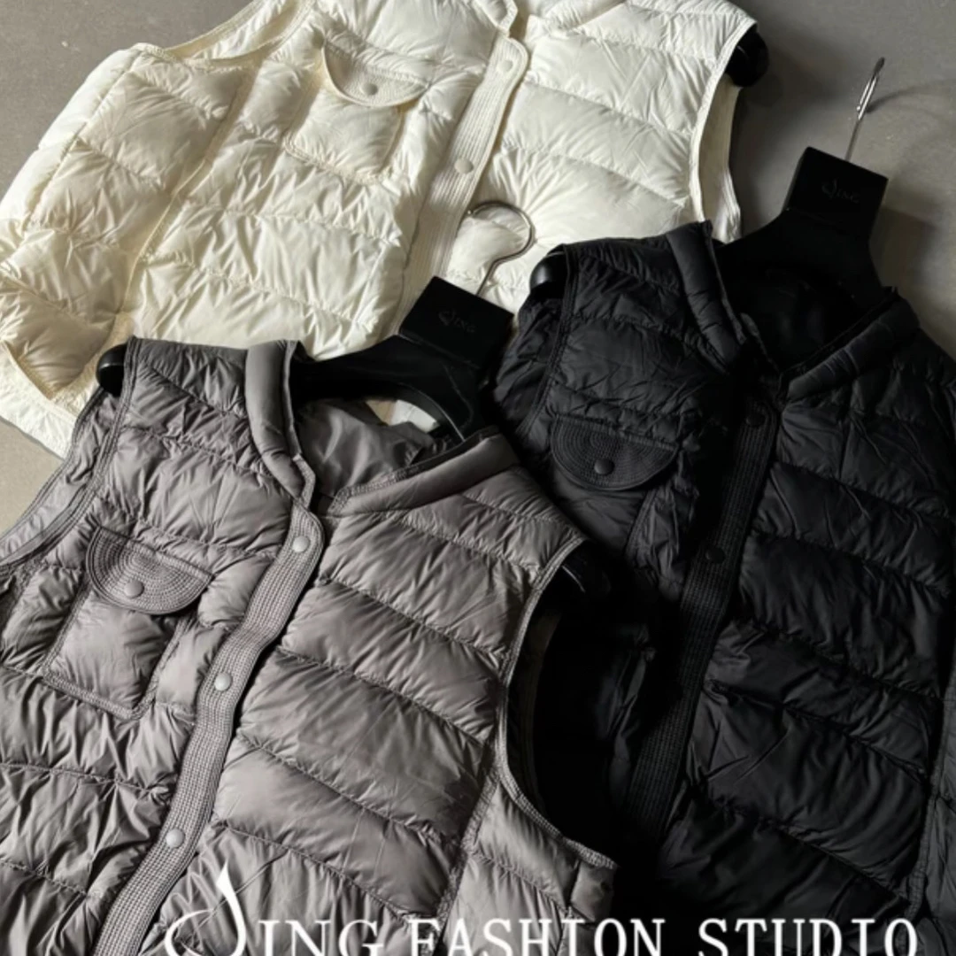 《越穿越爱马甲》新款8503宽松马甲白鸭绒女装保暖无袖马夹轻薄百搭