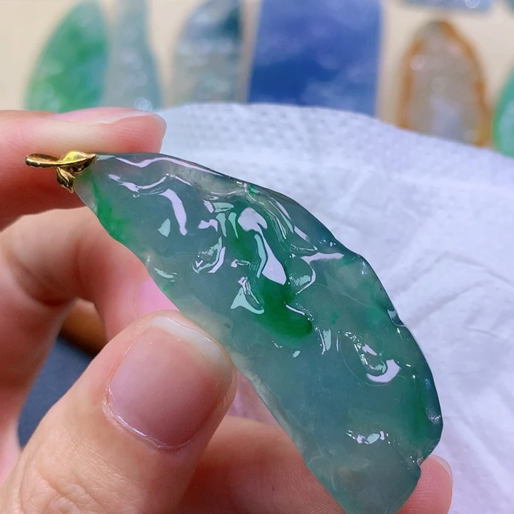 翡翠未镶嵌吊坠(不含链) 2906