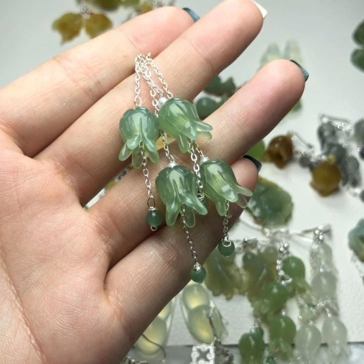 蛇纹石玉耳饰未镶嵌徐**?