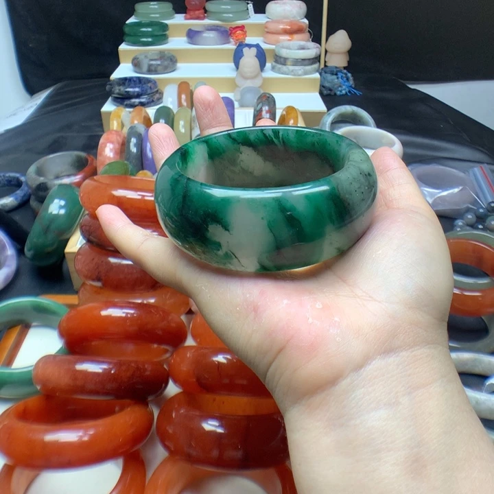 未镶嵌手镯石英质玉l**呵