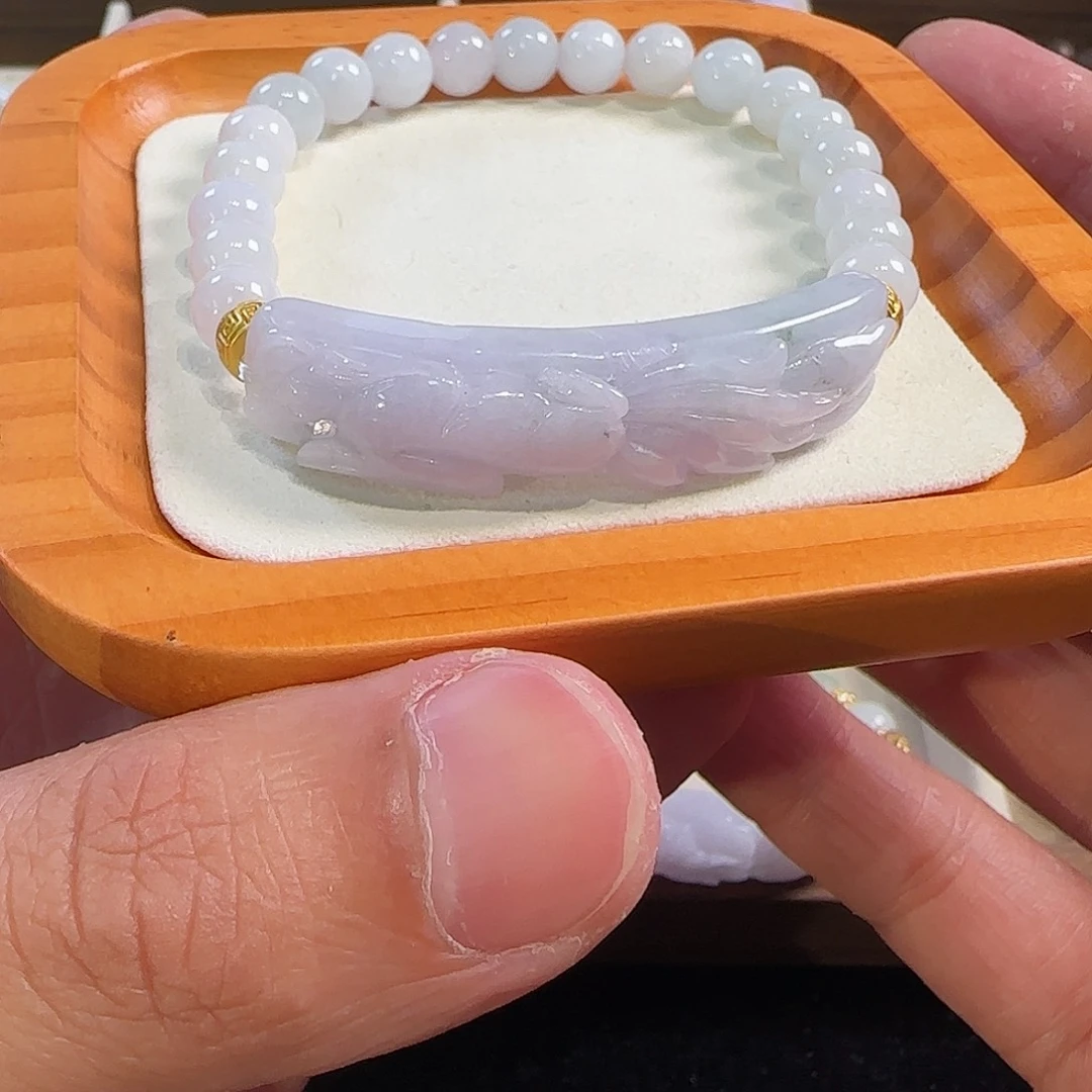 翡翠未镶嵌颈饰九尾