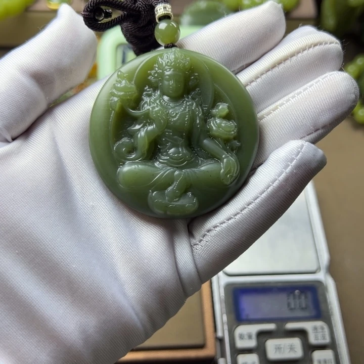 朴***拙未镶嵌岫岩老玉（透闪石质玉）挂件