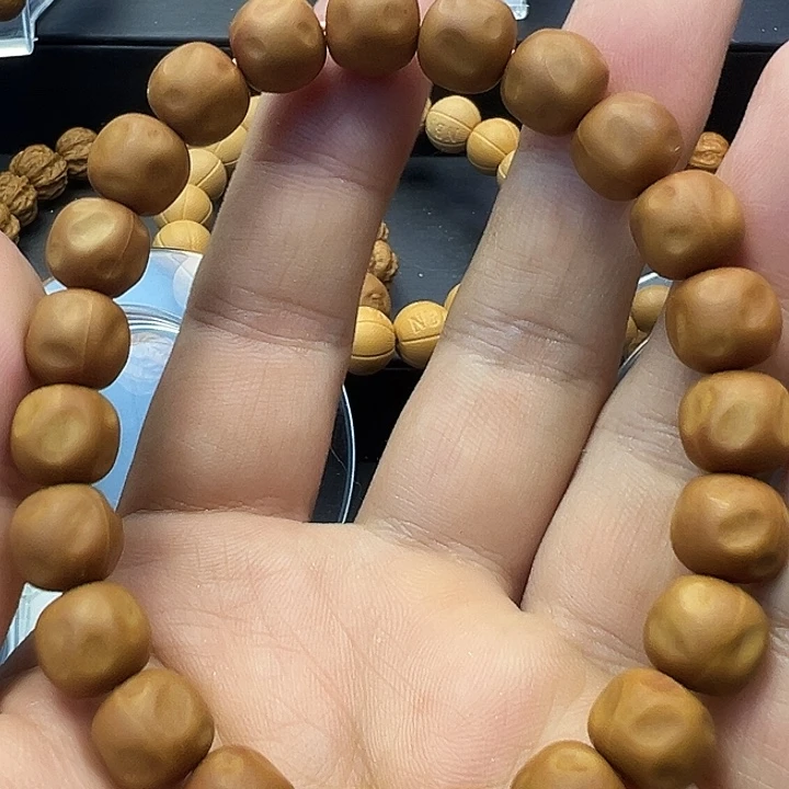 琛***.猴头核桃吊坠奶酪