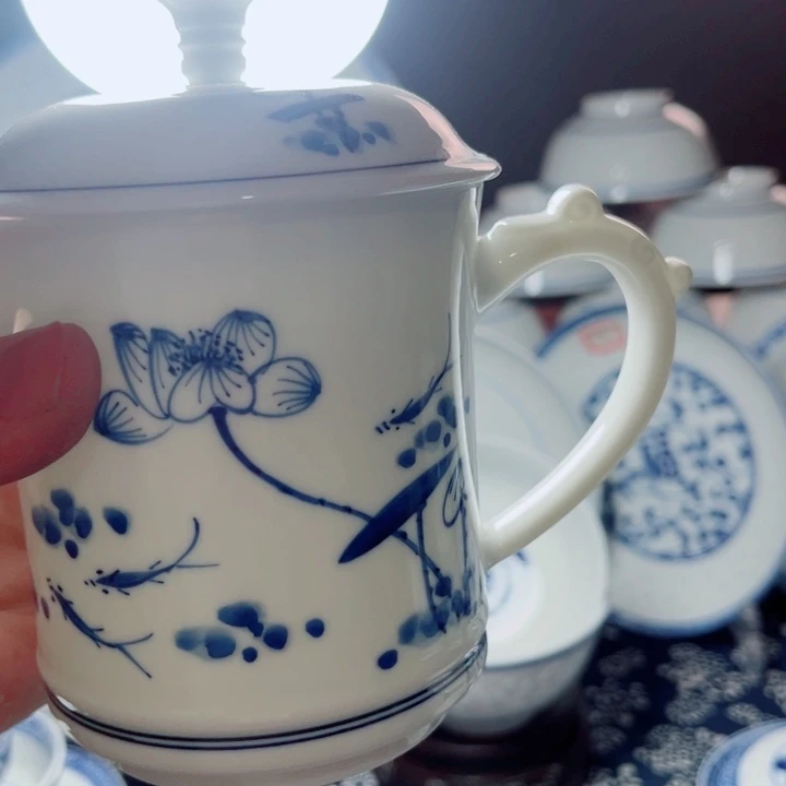 青花玲珑办公杯荷花