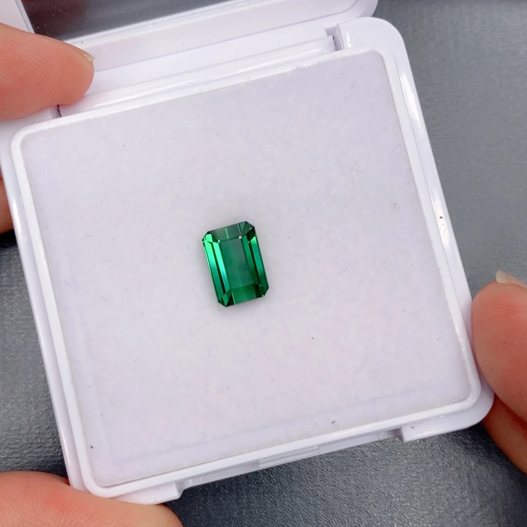 裸石未镶嵌碧玺3.7克拉