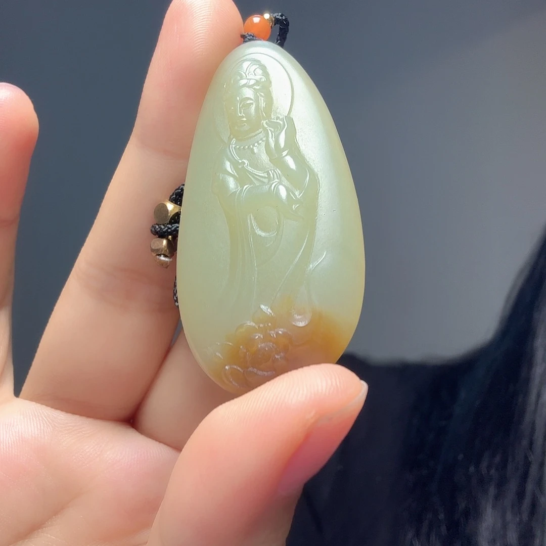 张***w和田玉（糖玉）未镶嵌颈饰