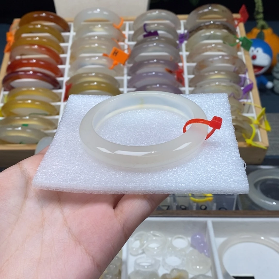 玛瑙/玉髓未镶嵌手镯56圈