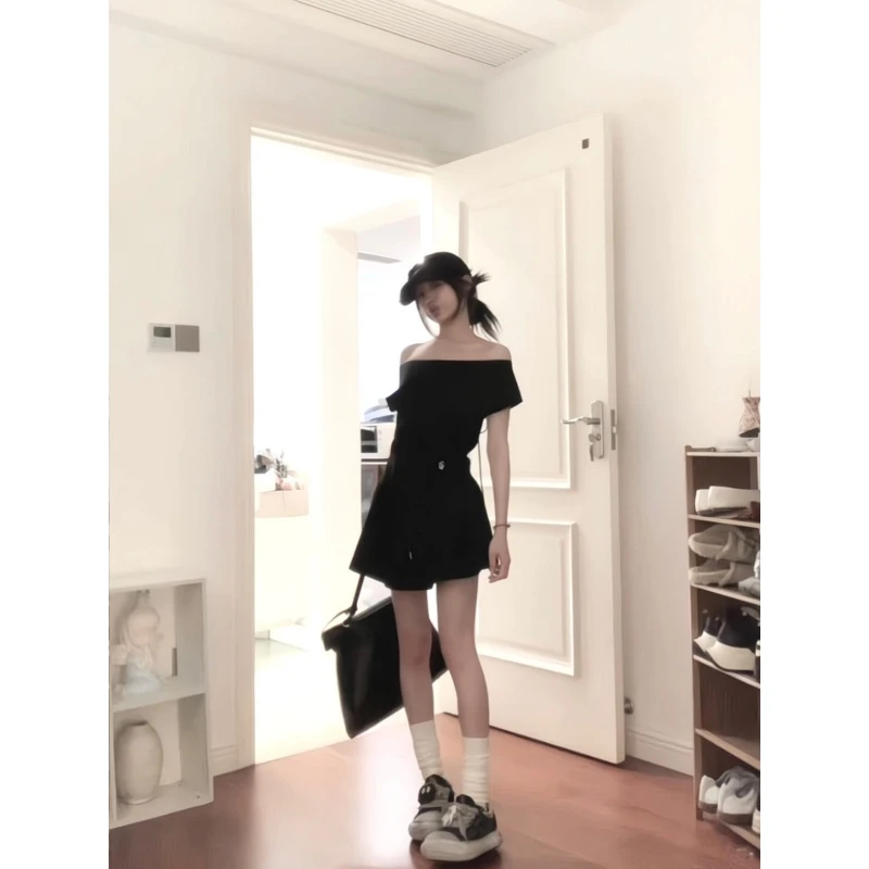 韩系气质小众一字肩辣妹设计显瘦上衣女高腰显瘦短裙休闲两件套装