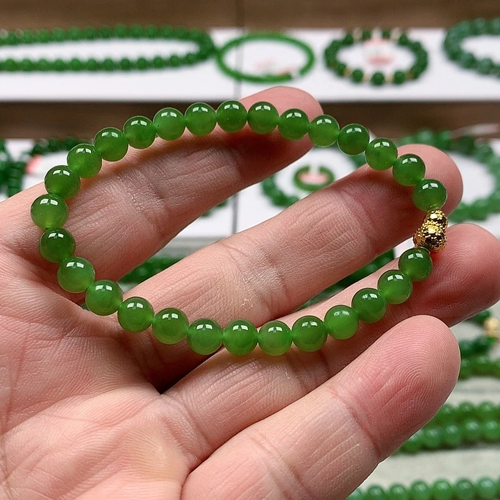 颈饰18K金镶嵌和田玉