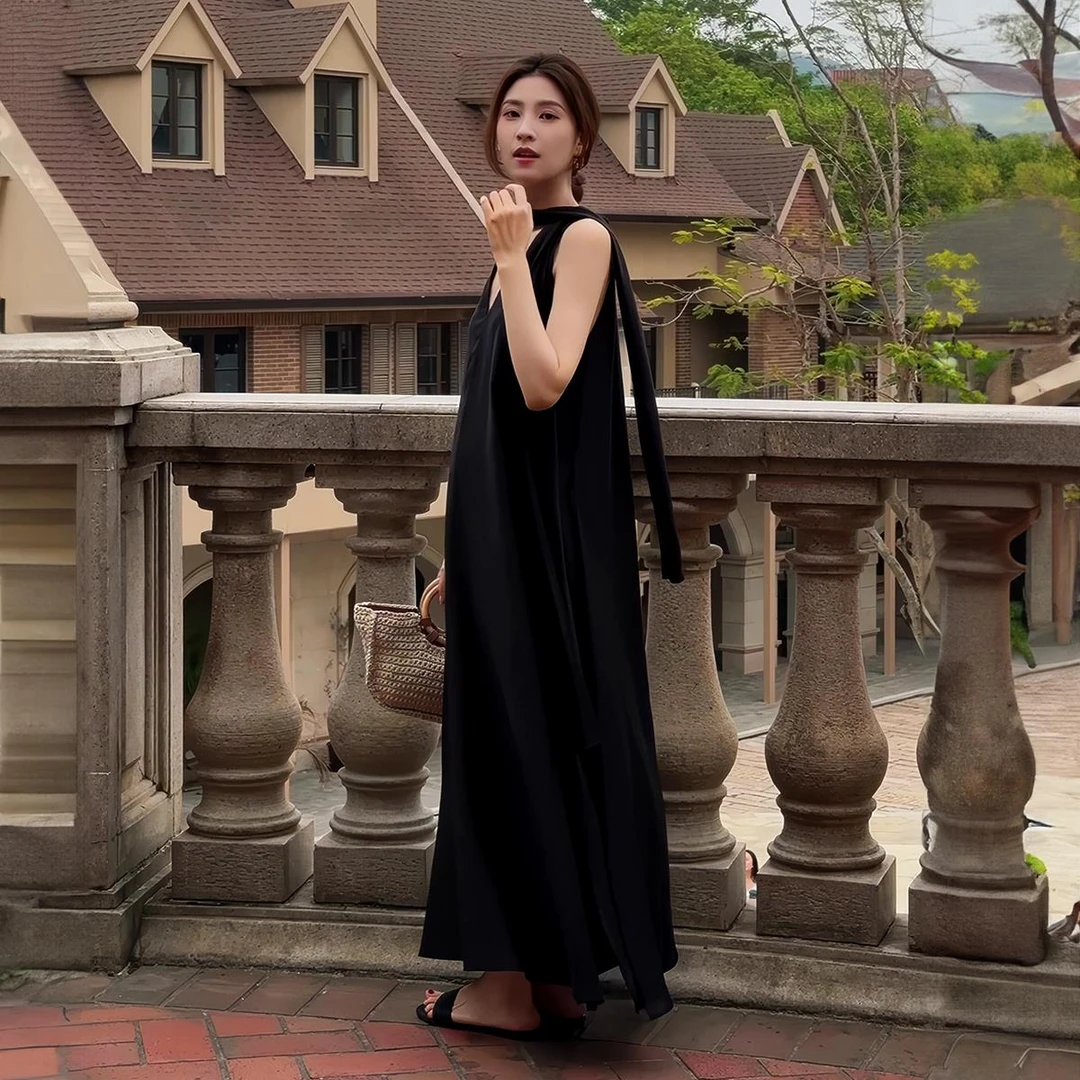 VOCKOO官方法式轻奢V领无袖背心连衣裙女夏季温柔风气质高级宽松