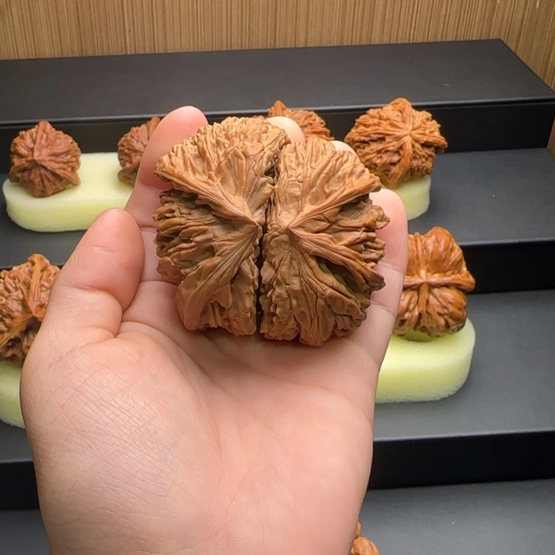 文玩核桃把件半璧