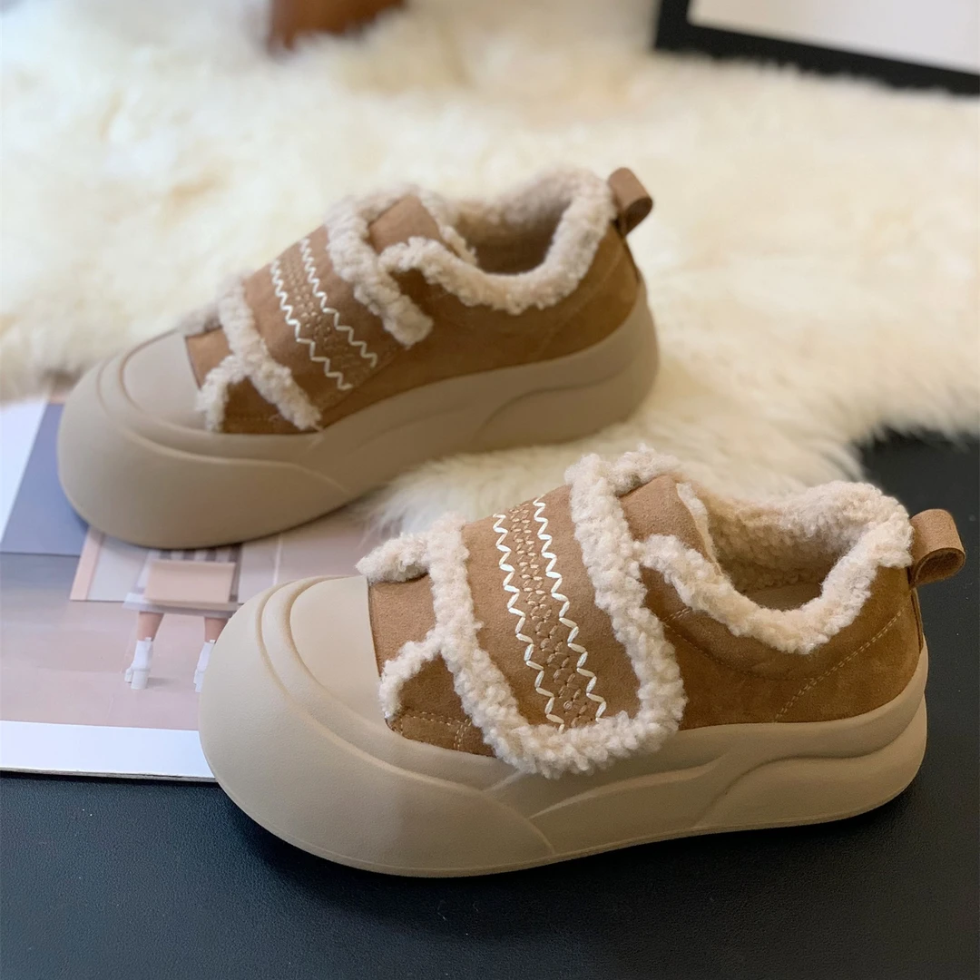 魔术贴加绒保暖时尚复古板鞋女2025年冬季新款爆款百搭厚底面包鞋