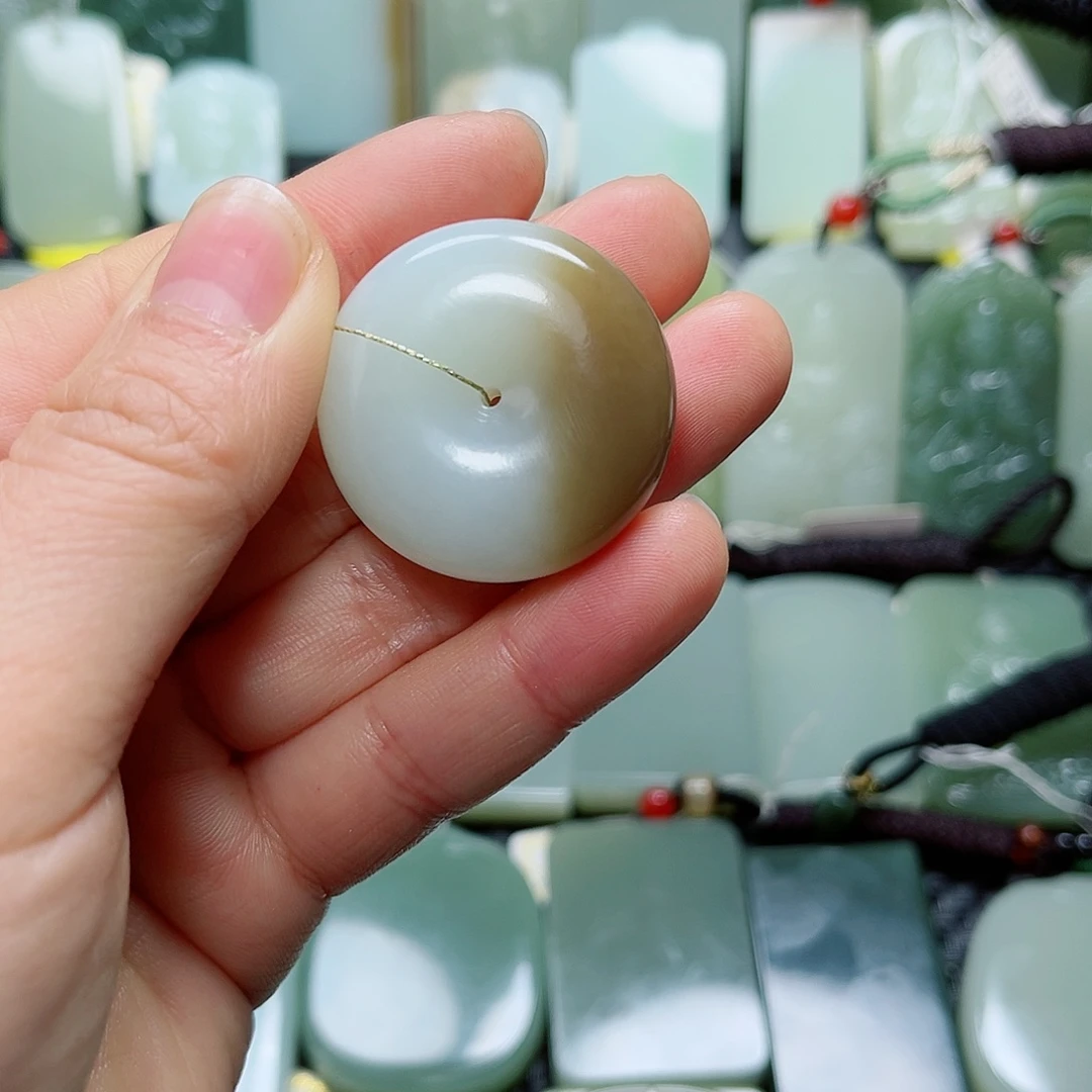 &***~和田玉未镶嵌颈饰