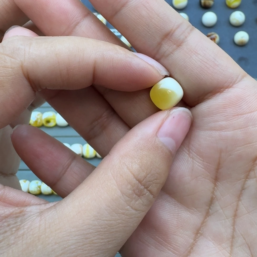 琥珀未镶嵌裸石10加老型荷包蛋